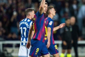 太阳城娱乐官网_巴塞罗那西甲战胜阿尔梅里亚莱万头球命中(在签约以后,巴塞罗那俱乐部尽心尽力地帮助梅西成长)